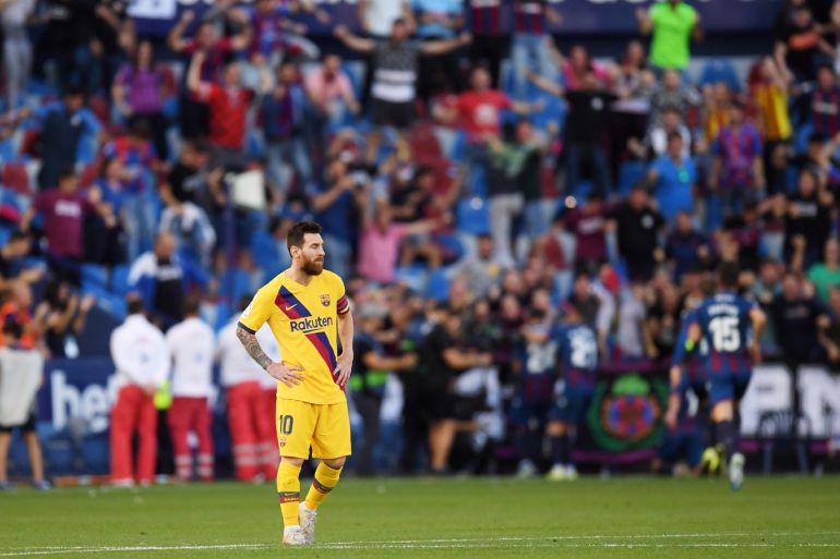 VALENCIA, SPAIN - NOVEMBER 02: Lionel Messi of FC Barrcelona reacts after Levante's firs goal during the Liga match between Levante UD and FC Barcelona at Ciutat de Valencia on November 02, 2019 in Valencia, Spain. (Photo by Alex Caparros/Getty Images)