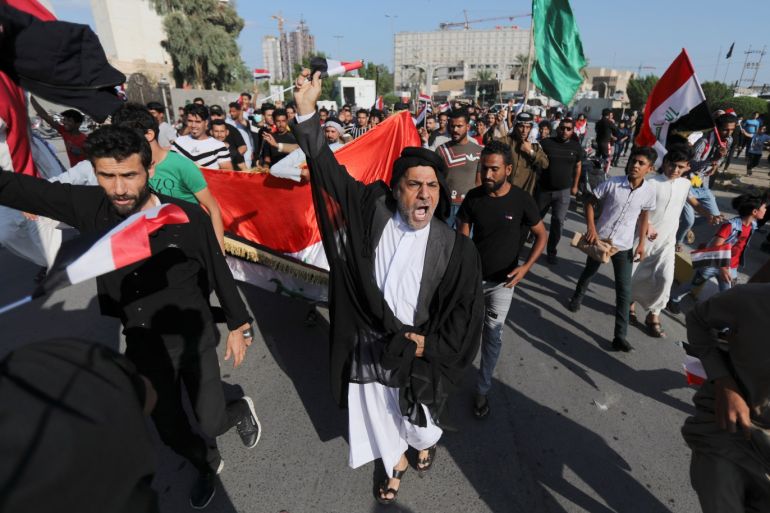 Iraqi demonstrators chant slogans during an anti-government protest at Tarbia square in Kerbala, Iraq October 31, 2019. REUTERS/Abdullah Dhiaa al-Deen