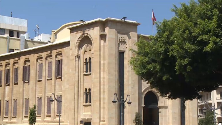 رئيس الحكومة اللبنانية المكلف يبدأ مشاوراته مع الكتل البرلمانية لتشكيل الحكومة