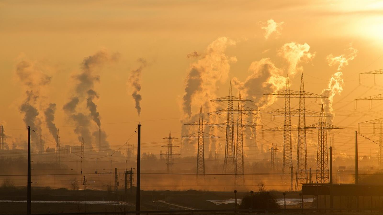 ‪حوالي عشرين تريليون دولار يمكن أن يخسرها القطاع الصناعي نتيجة التغير المناخي‬  (بيكسابي)