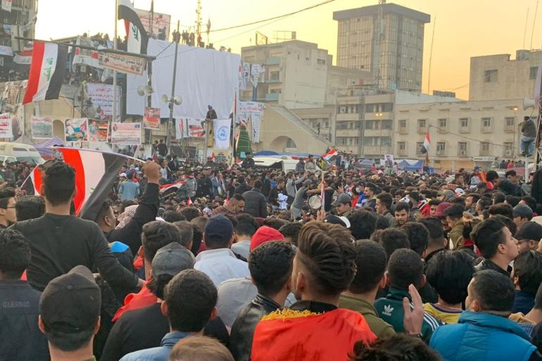 إدامة زخم المظاهرات بعد قبول البرلمان استقالة عبد المهدي