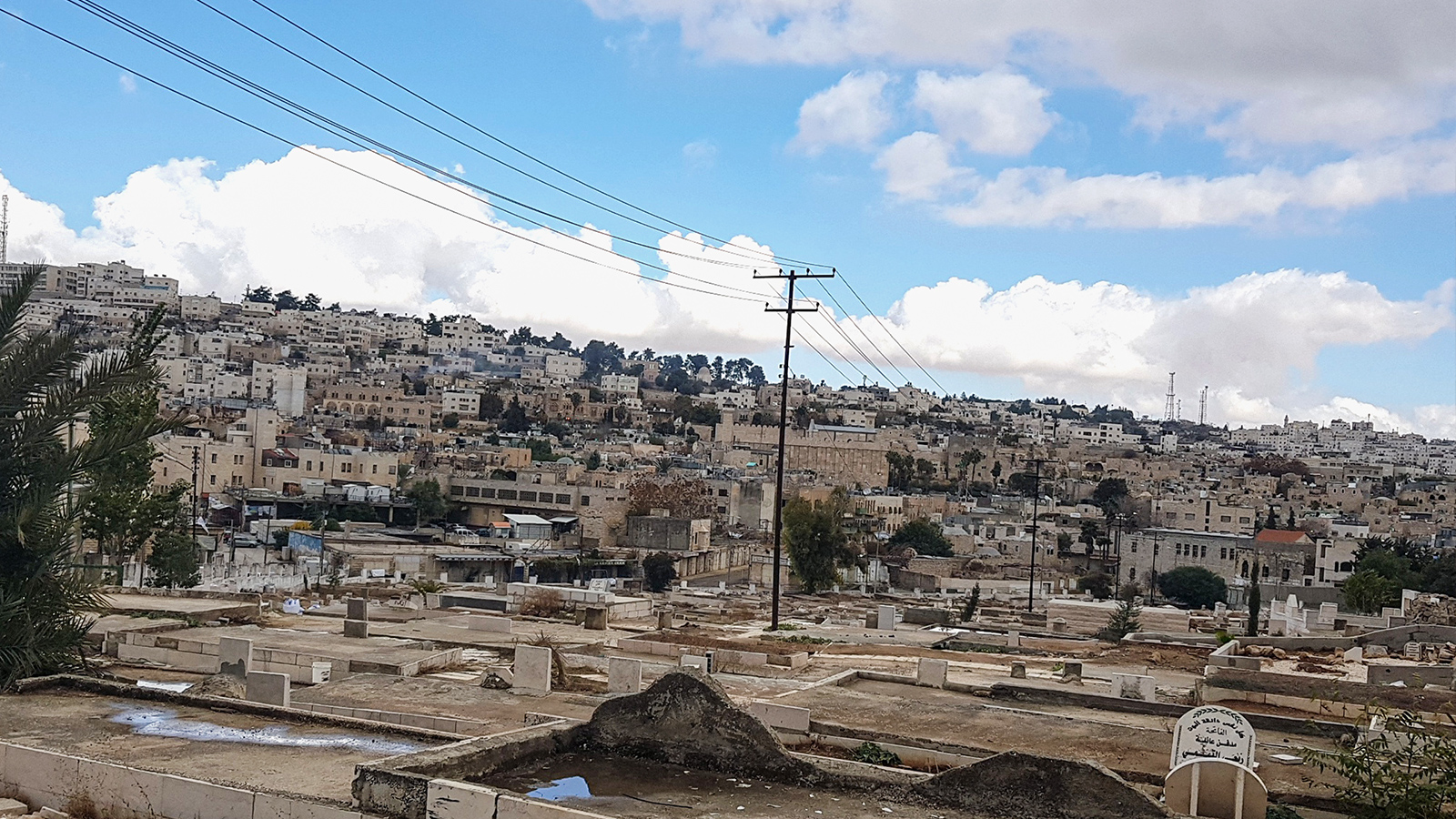 ‪مناطق في البلدة القديمة من الخليل يُمنع الفلسطينيون دخولها‬ (الجزيرة)