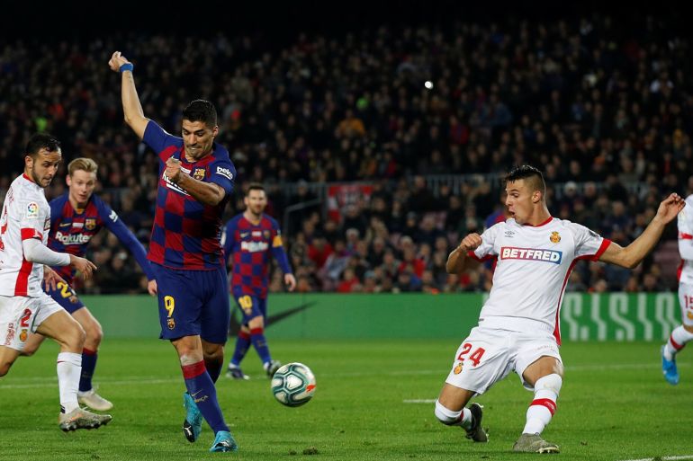 Soccer Football - La Liga Santander - FC Barcelona v RCD Mallorca - Camp Nou, Barcelona, Spain - December 7, 2019 Barcelona's Luis Suarez scores their fourth goal REUTERS/Albert Gea