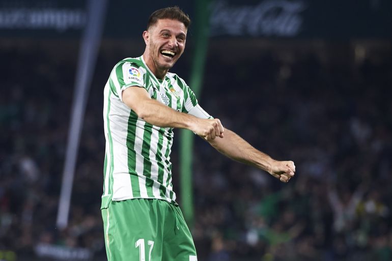 SEVILLE, SPAIN - FEBRUARY 07: Joaquin Sanchez of Real Betis celebrates after scoring his team's second goal during the Copa del Semi Final first leg match between Real Betis and Valencia at Estadio Benito Villamarin on February 07, 2019 in Seville, Spain. (Photo by Aitor Alcalde/Getty Images)