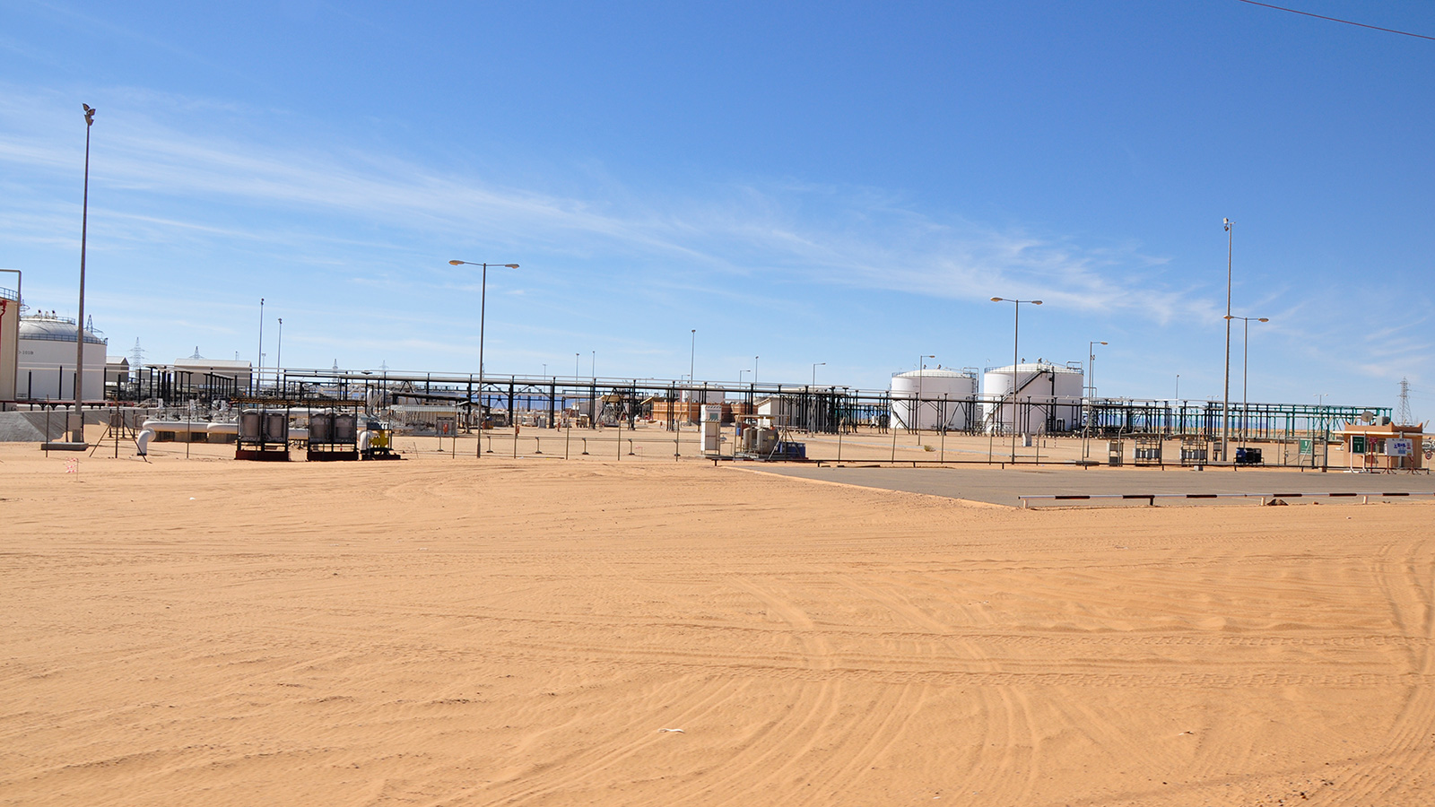 ‪حقل الشرارة النفطي يعد أهم الحقول في ليبيا‬ (الجزيرة)
