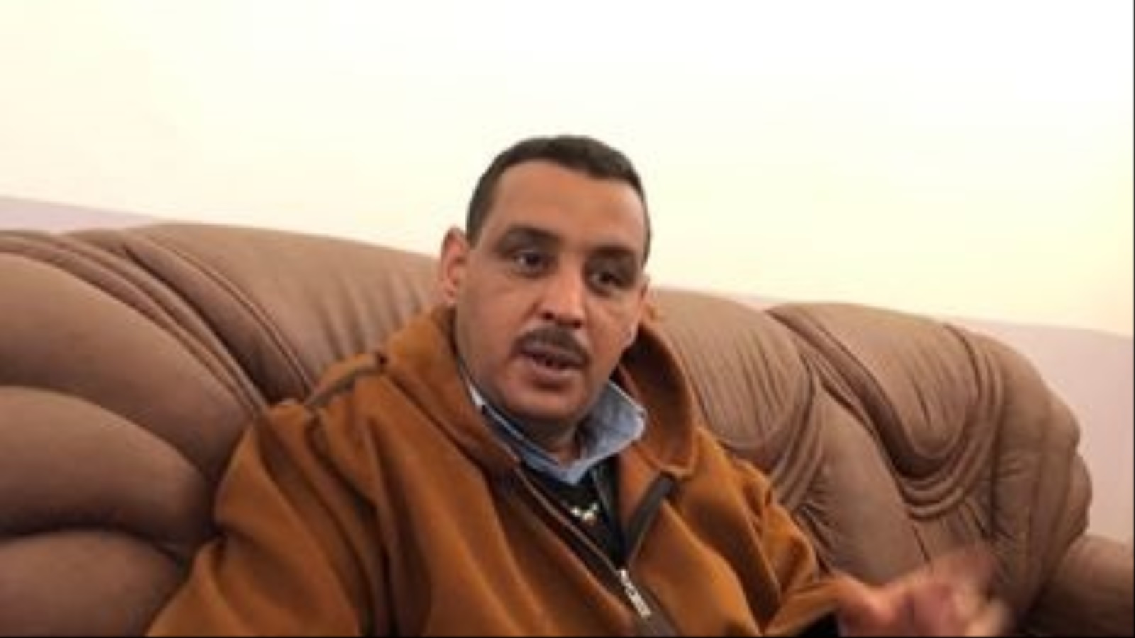 عقعاق محمد يطالب بتطهير محيط الوزير الجديد (الجزيرة)