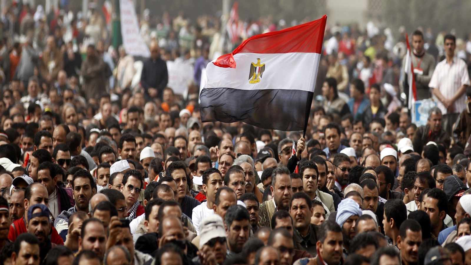 أوضاع مصر السياسية والاقتصادية حاليا أسوأ من تلك التي ثار عليها المصريون عام 2011 (رويترز)