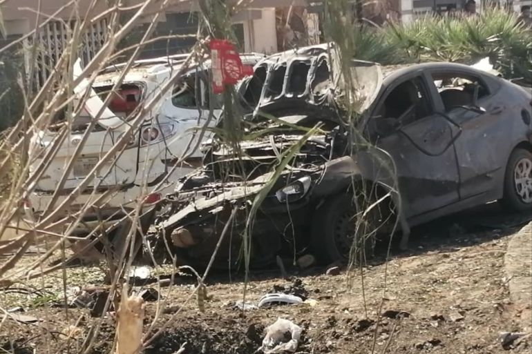 صورة بثها ناشطون لآثار التفجير الذي استهدف موكب حمدوك