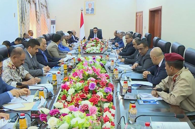 ‎⁨وزراء يمنيون عند استقالتهم اتهموا رئيس الوزراء بالفشل في تسيير الحكومة - الجزيرة نت ⁩.jpg