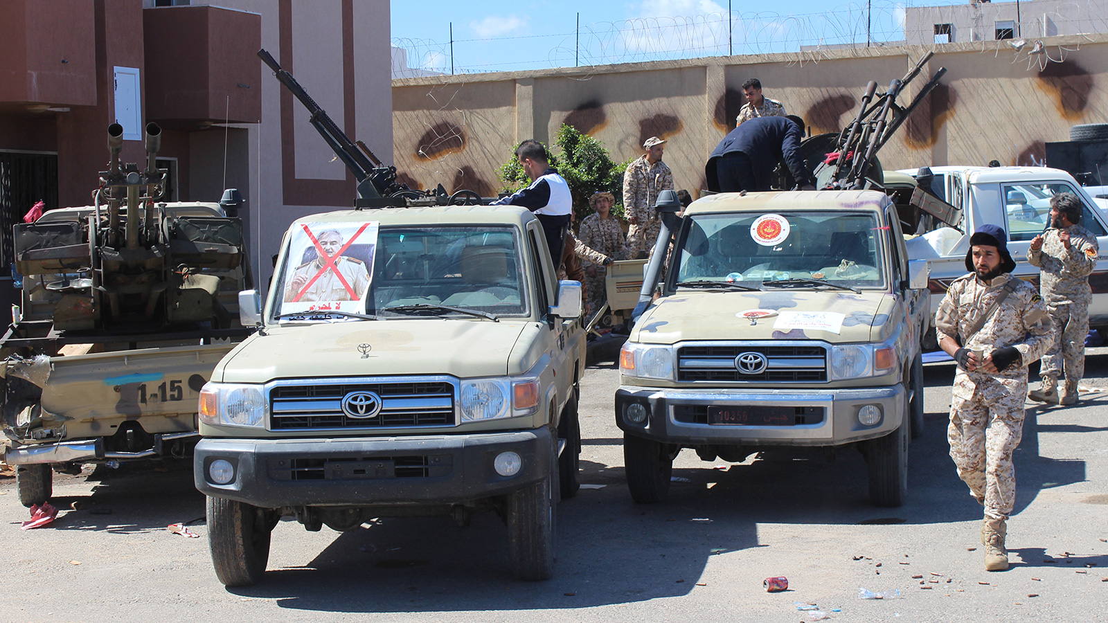 ‪قوات من مصراتة تتجه نحو طرابلس للدعم العسكري‬  (الجزيرة)