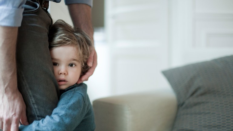 كيف يؤثر خوف الآباء والأمهات على شخصية أطفالهم؟