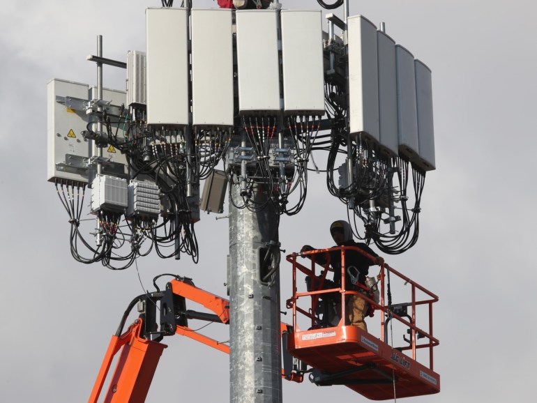 OREM, UT - NOVEMBER 26: A worker rebuilds a cellular tower with 5G equipment for the Verizon network on November 26, 2019 in Orem, Utah. The new 5G networks that are coming soon, will be 10x faster than the old 4G networks. George Frey/Getty Images/AFP== FOR NEWSPAPERS, INTERNET, TELCOS & TELEVISION USE ONLY ==