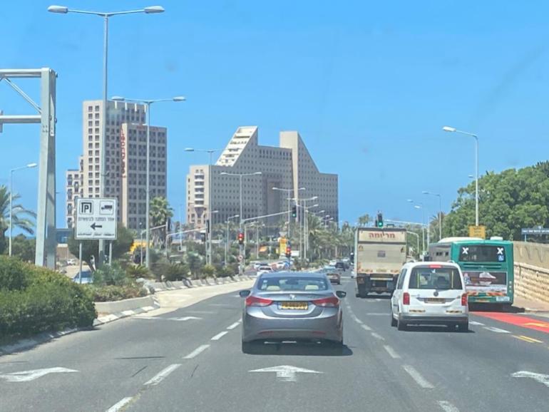 استثمارات في السياحة والعقارات ومشاريع البناء والإسكان، مشاريع سياحة إسرائيلية في قضاء حيفا.