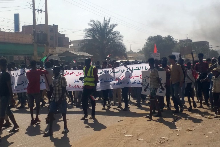 محتجون من انصار الحكومة في أم درمان ـ الجزيرة نت
