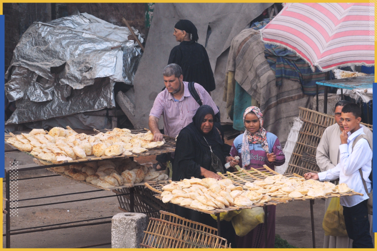 A street vendor sells bread in Giza, Egypt October 2, 2019. REUTERS/Shokry Hussien