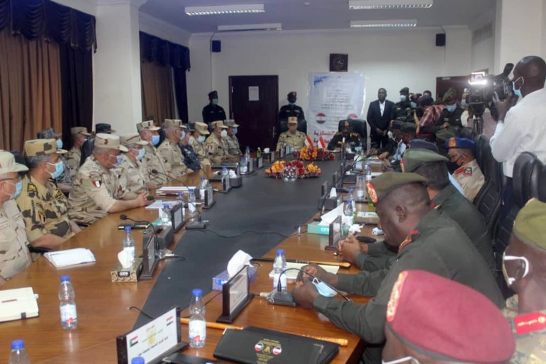 مراسم توقيع اتفاقية بين الجيشين السوداني والمصري بالخرطوم