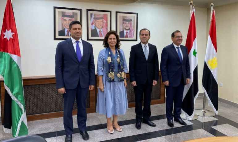 الأردن / وزراء الطاقة في مصر وسوريا ولبنان والأردن خلال اجتماع في العاصمة الأردنية عمان (رويترز)