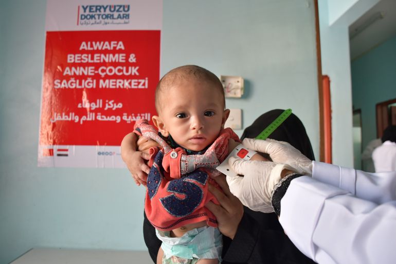 Earth Doctors provide medical nutrition and treatment services to Yemeni children