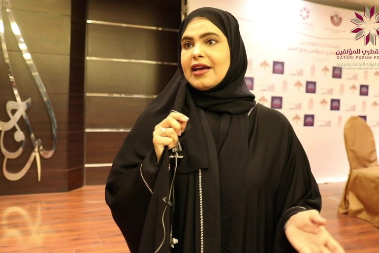عائشة الكواري تقول إن التواجد في المعارض الخارجية ضرورة ولكنه يمثل عبئا على دور النشر(الجزيرة) 