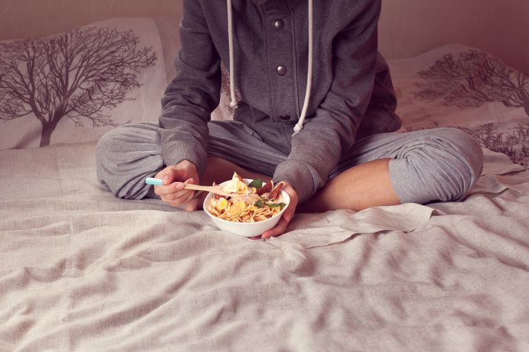 ماذا تأكل قبل النوم إذا كنت جائعًا؟ 6 أطعمة صحية تناسبك