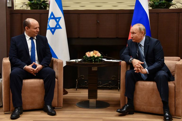 بوتين و بنت Russian President Vladimir Putin attends a meeting with Israeli Prime Minister Naftali Bennett in Sochi, Russia October 22, 2021. Sputnik/Evgeny Biyatov/Kremlin via REUTERS ATTENTION EDITORS - THIS IMAGE WAS PROVIDED BY A THIRD PARTY. رويترز