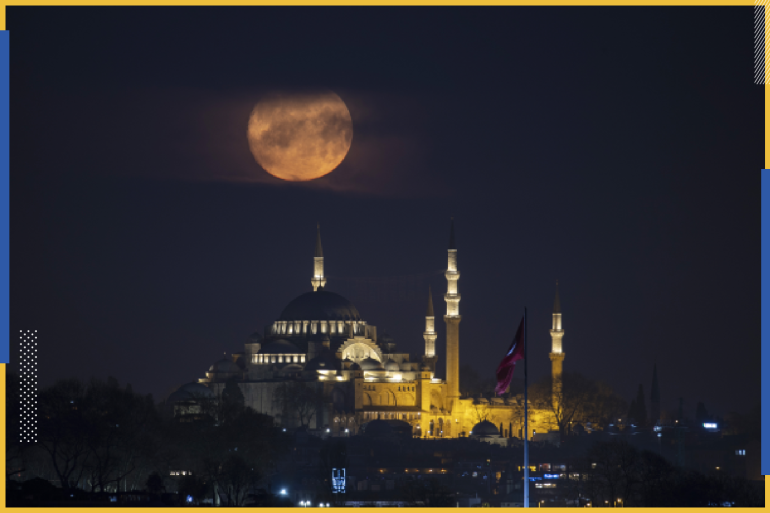 Full Moon in Istanbul- - ISTANBUL, TURKIYE - APRIL 15: Full moon appears over Suleymaniye Mosque in Istanbul, Turkiye on April 15, 2022.