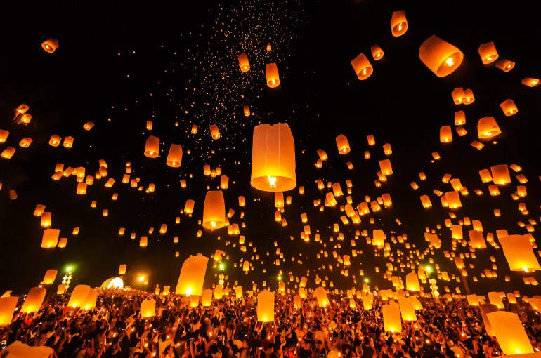Sky Lantern on Yeepeng festival, thai lanna tradition religion in Chiangmai thailan; Shutterstock ID 590590712; purchase_order: ajnet; job: ; client: ; other: