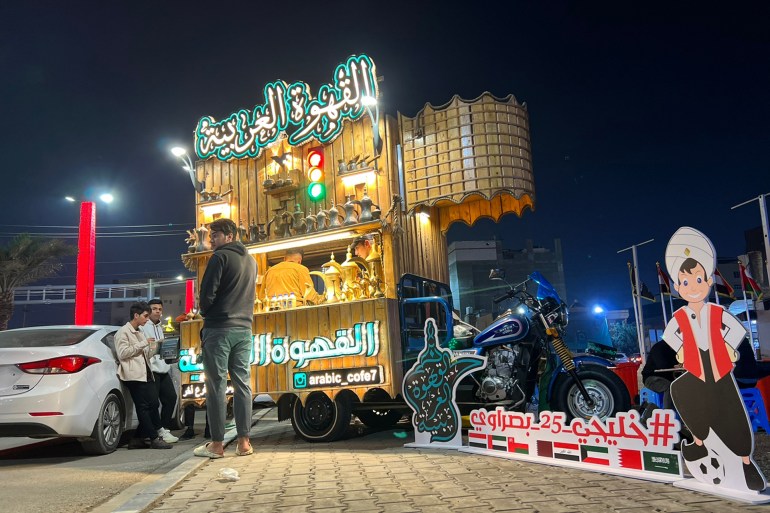 شعارات خليجي 25 في شوارع البصرة - حصري للجزيرة نت