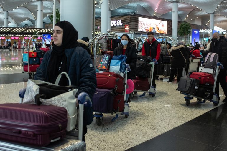 Snow Shuts Down Istanbul Airport Causing Commuter Chaos