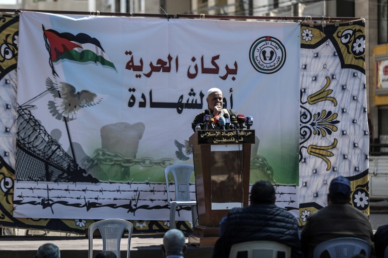 Palestinians draw attention to the Palestinian prisoners in Israeli jails
