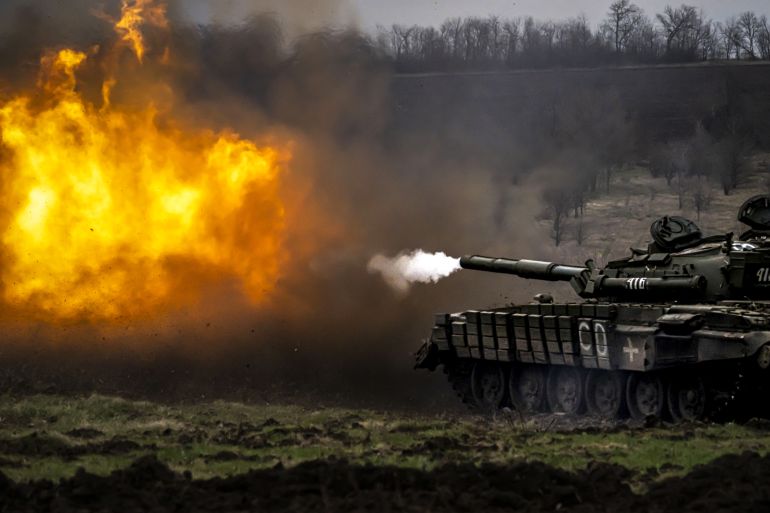 Ukrainian Army reinforces their tank brigade through firing practice in Zaporizhzhia