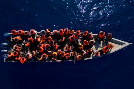 أكثر من 3 آلاف مهاجر لقوا حتفهم خلال محاولتهم عبور البحر المتوسط العام الماضي (أسوشيتد برس-أرشيف)