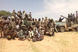 مسلحون من حركة العدل والمساواة السودانية (الجزيرة)