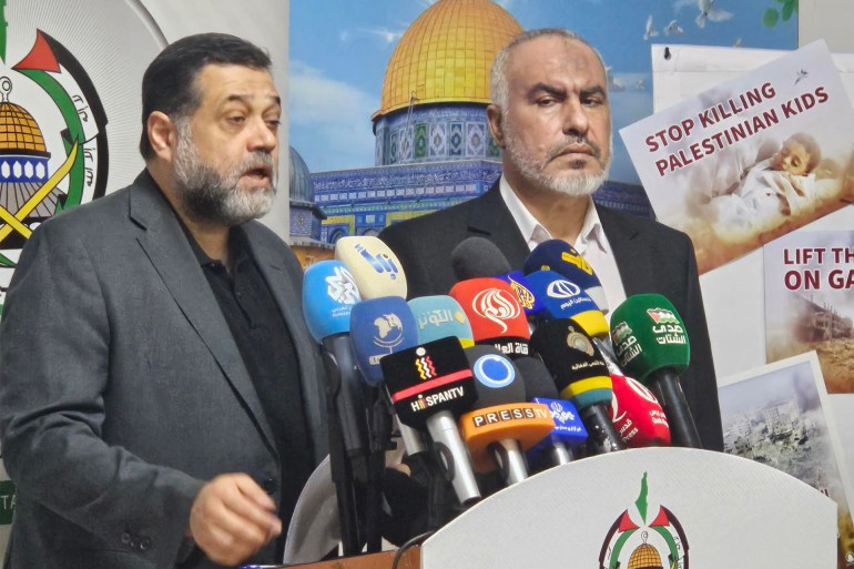 مؤتمر صحفي لحركة حماس في لبنان عضو المكتب السياسي لحركة حماس غازي حمد (يمين) وممثل حماس في لبنا أسامة حمدان