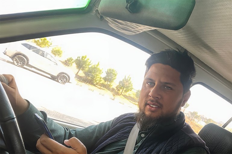 شكيب محمود سائق سيارة اجرة في اسلام اباد