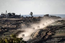 جانب من الدبابات والمدرعات الإسرائيلية المشاركة في العدوان على غزة (الأناضول)