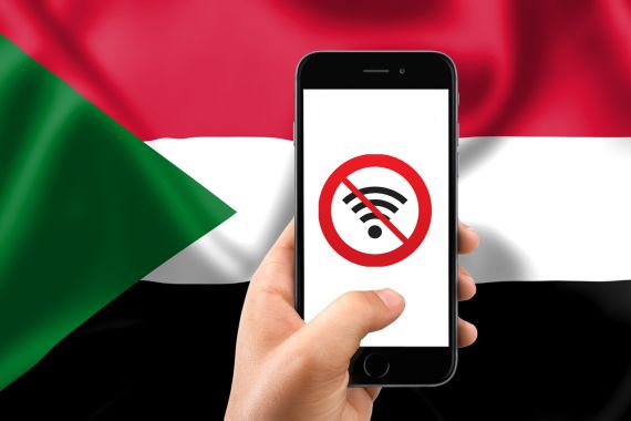 قطع الاتصالات والإنترنت يعزل السودان عن العالم لليوم الثاني