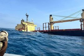 سفينة بريطانية أغرقها الحوثيون في البحر الأحمر (الصحافة اليمنية)