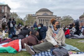 طلاب وناشطون ومؤيدون للقضية الفلسطينية يخيمون في حرم جامعة كولومبيا بمدينة نيويورك (الفرنسية)