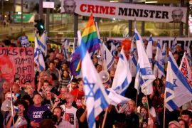 الآلاف شاركوا في المظاهرات الجديدة المناهضة لحكومة نتنياهو في تل أبيب (رويترز)