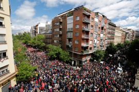 الآلاف في إسبانيا شاركوا بالمظاهرات الداعمة لرئيس الوزراء بيدرو سانشيز (الفرنسية)
