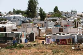 مخيم للاجئين السوريين في منطقة مرج عيون اللبنانية (رويترز)