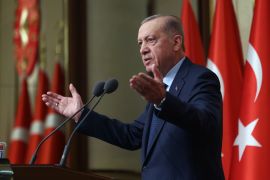 أردوغان أكد أن تركيا تتمسك بموقفها الرافض للحرب على غزة &quot;رغم ضغوط اللوبي الصهيوني العالمي&quot; (الأناضول)
