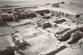 بدأت عمليات الحفر الأثري في دولة الكويت عام 1958، وقد أسهمت في ذلك إدارة الآثار والمتاحف منفردة وبالتعاون مع مؤسسات متخصصة منها العربية والأجنبية (الألمانية)